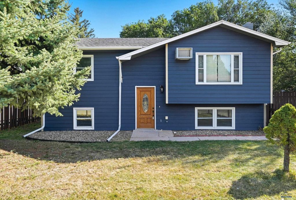 4420 STEELER LN, Rapid City, SD 57701