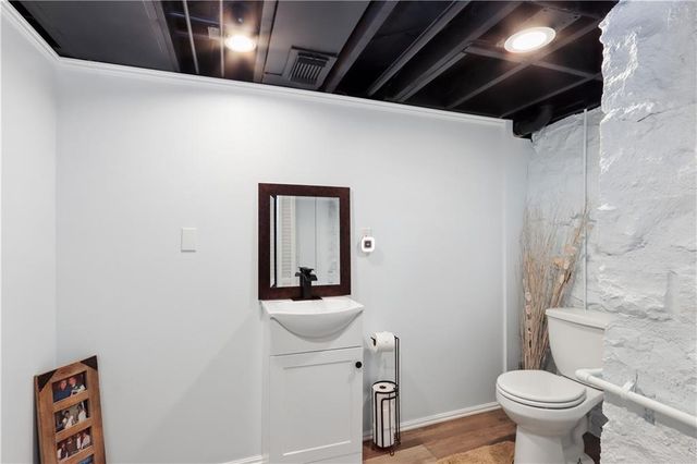 2001 W 86th Street, Leawood, KS 66206