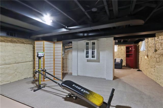 2001 W 86th Street, Leawood, KS 66206