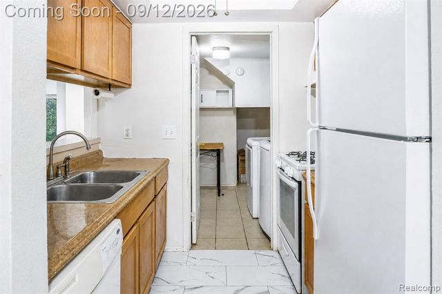 6980 Harvard Lane 127, Canton, MI 48187