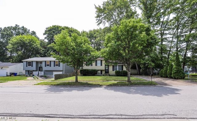 675 Midway Drive, Ravenna, OH 44266