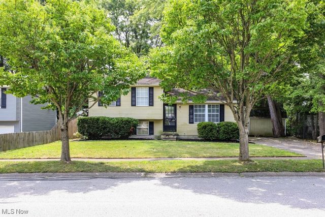 675 Midway Drive, Ravenna, OH 44266