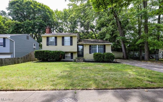 675 Midway Drive, Ravenna, OH 44266