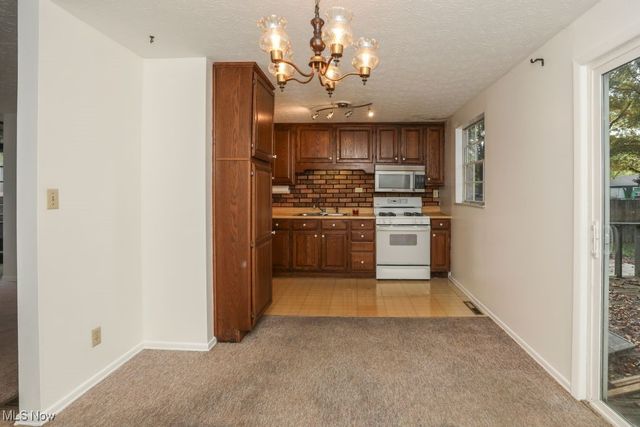 675 Midway Drive, Ravenna, OH 44266