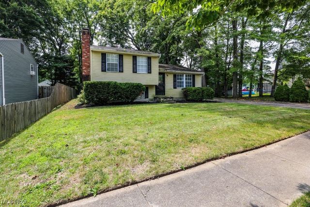 675 Midway Drive, Ravenna, OH 44266