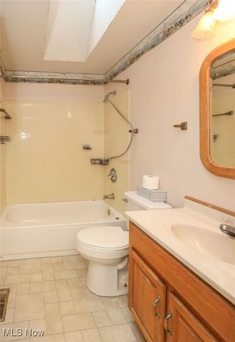 675 Midway Drive, Ravenna, OH 44266