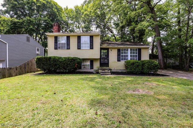 675 Midway Drive, Ravenna, OH 44266