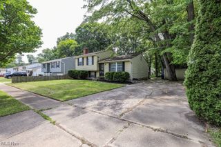 675 Midway Drive, Ravenna, OH 44266