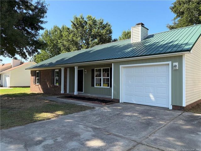 401 Northwoods Drive, Raeford, NC 28376