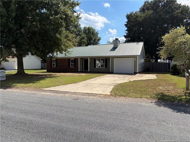 401 Northwoods Drive, Raeford, NC 28376