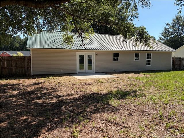 401 Northwoods Drive, Raeford, NC 28376