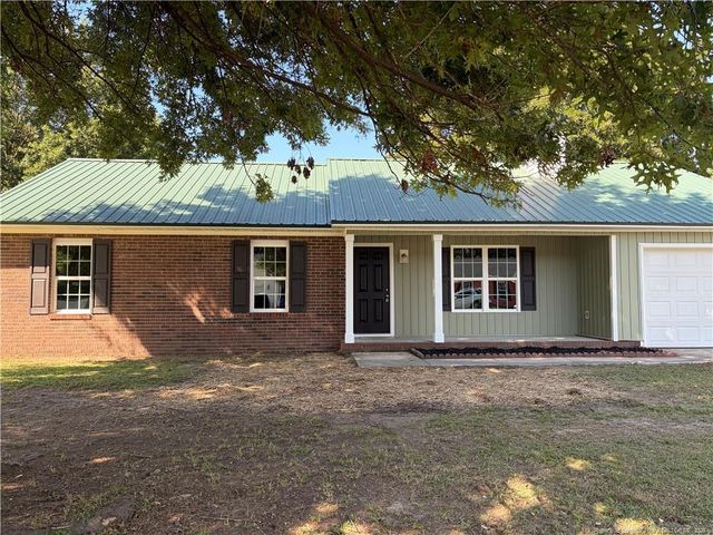 401 Northwoods Drive, Raeford, NC 28376