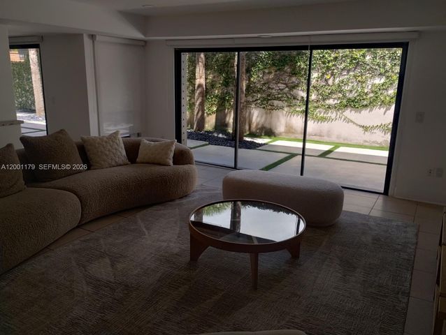 11843 SW 79th Ter, Miami, FL 33183