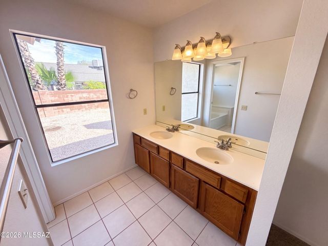 5310 W Grouse Way, Tucson, AZ 85742