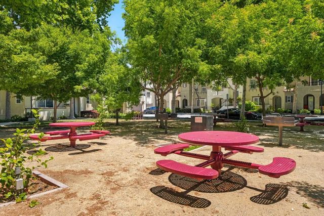 474 Kahlo Street, Mountain View, CA 94041
