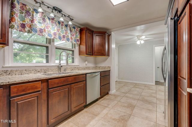 329 Lewis Lane, Kingsport, TN 37660