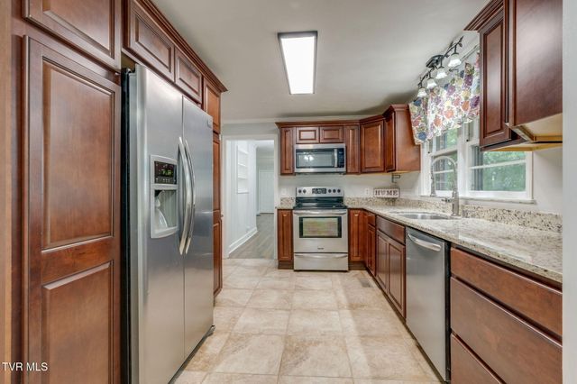 329 Lewis Lane, Kingsport, TN 37660