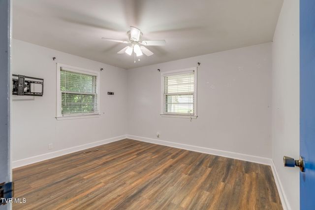 329 Lewis Lane, Kingsport, TN 37660