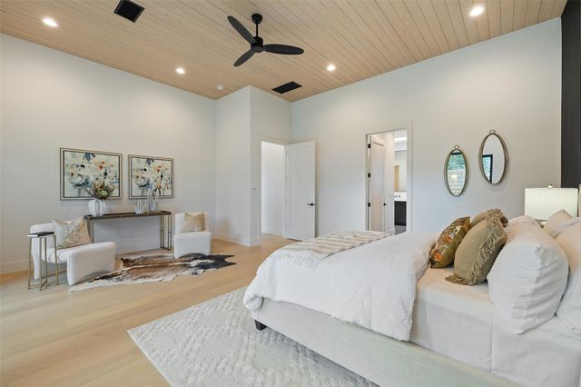 2305 Southern Oaks DR, Austin, TX 78745