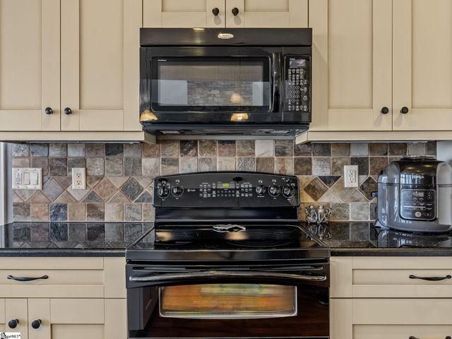 475 Twin Springs Drive, Spartanburg, SC 29301