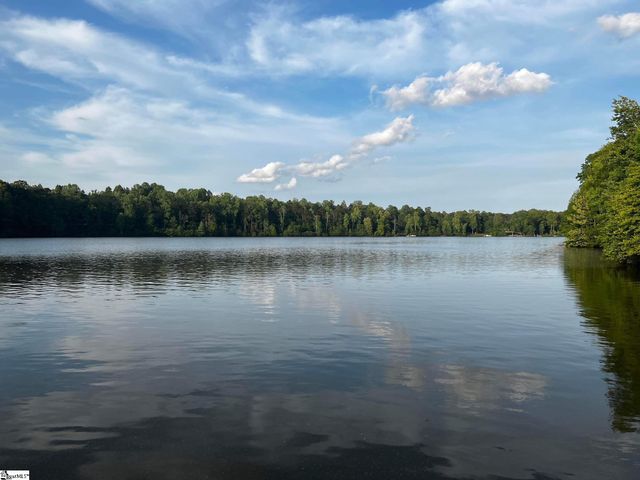 475 Twin Springs Drive, Spartanburg, SC 29301