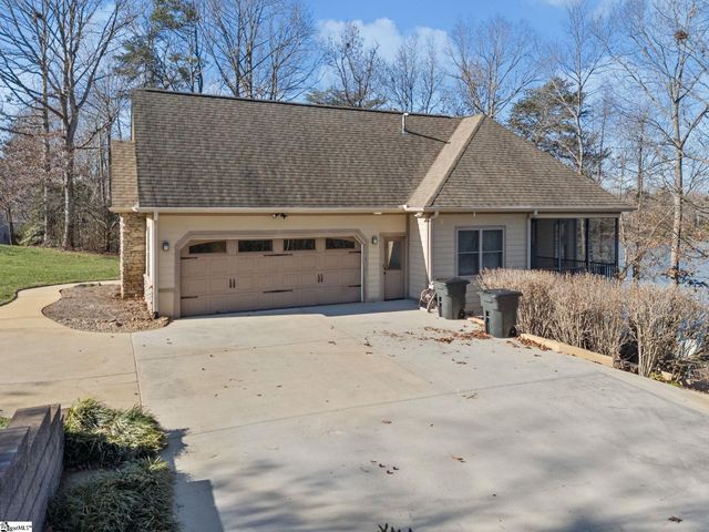 475 Twin Springs Drive, Spartanburg, SC 29301