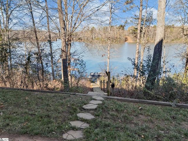 475 Twin Springs Drive, Spartanburg, SC 29301