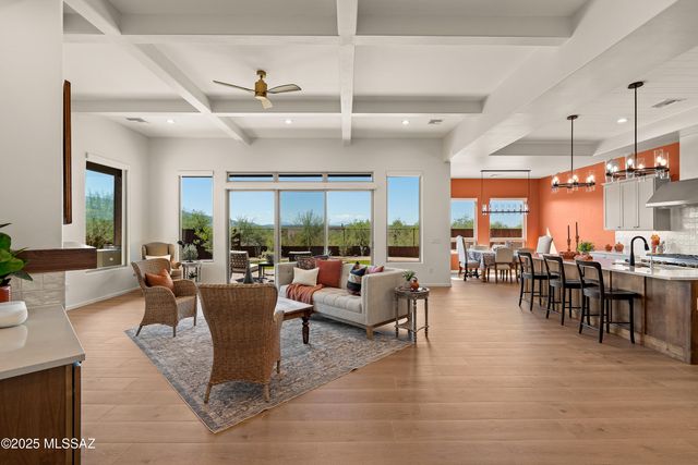 2765 N Megafauna Court, Tucson, AZ 85749