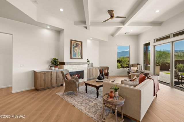 2765 N Megafauna Court, Tucson, AZ 85749