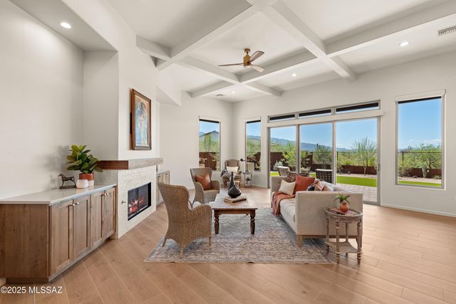 2765 N Megafauna Court, Tucson, AZ 85749