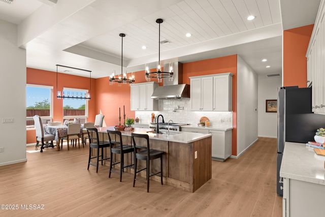 2765 N Megafauna Court, Tucson, AZ 85749