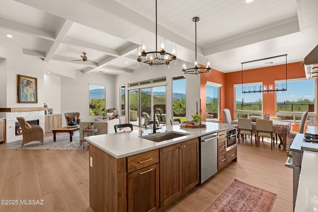 2765 N Megafauna Court, Tucson, AZ 85749