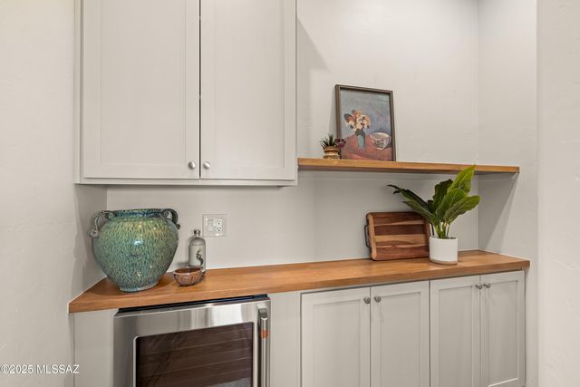 2765 N Megafauna Court, Tucson, AZ 85749