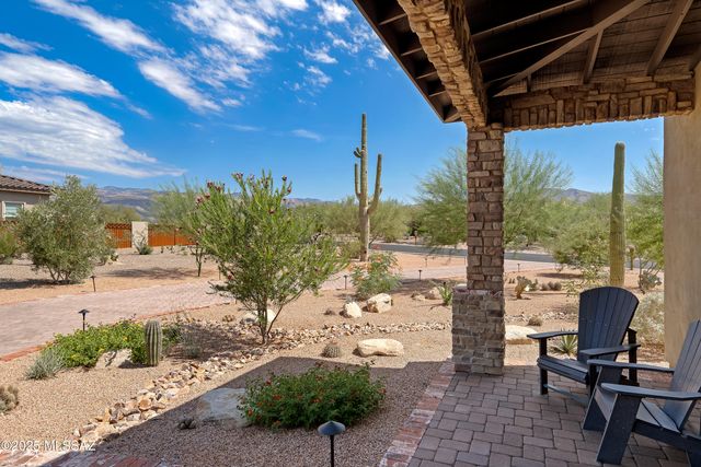 2765 N Megafauna Court, Tucson, AZ 85749