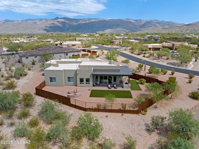 2765 N Megafauna Court, Tucson, AZ 85749