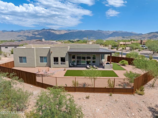 2765 N Megafauna Court, Tucson, AZ 85749