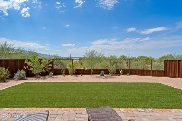 2765 N Megafauna Court, Tucson, AZ 85749