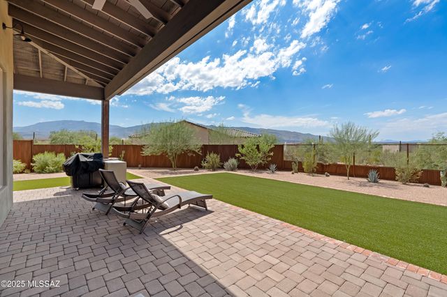 2765 N Megafauna Court, Tucson, AZ 85749