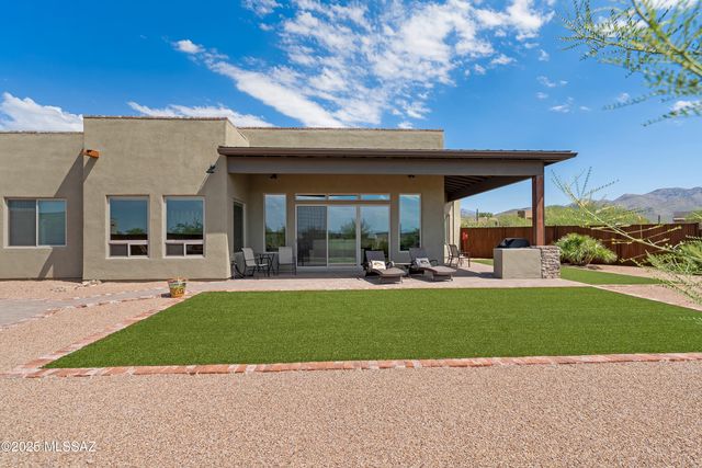 2765 N Megafauna Court, Tucson, AZ 85749