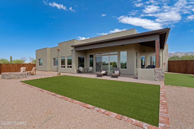 2765 N Megafauna Court, Tucson, AZ 85749