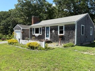 555 Shootflying Hill Rd, Barnstable, MA 02632