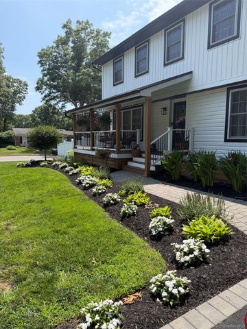 29 Rolling Hills Drive, Ridge, NY 11961