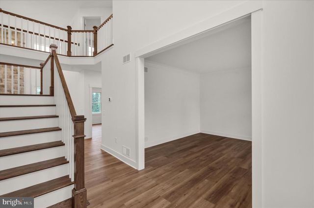 513 CHELTENHAM CT, Lititz, PA 17543
