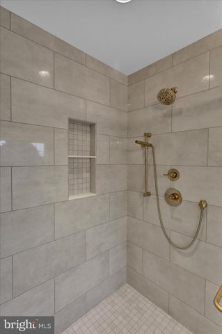 513 CHELTENHAM CT, Lititz, PA 17543