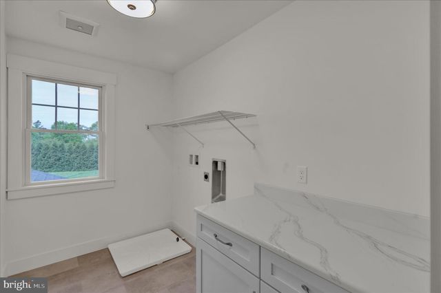 513 CHELTENHAM CT, Lititz, PA 17543