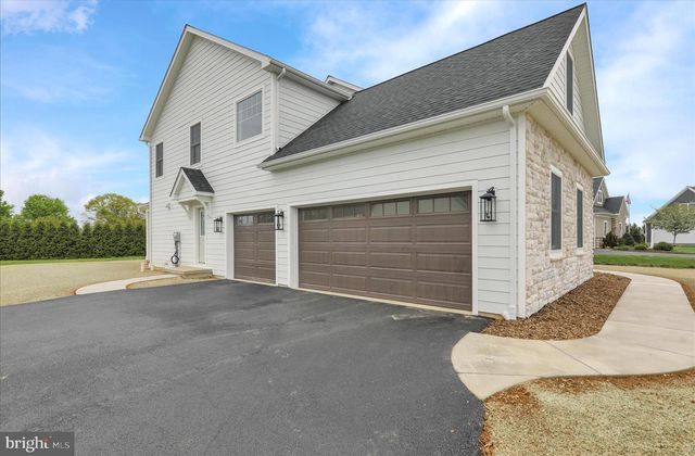 513 CHELTENHAM CT, Lititz, PA 17543