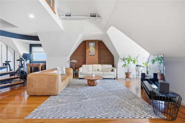 229 Grandview Ave 3, Mt Washington, PA 15211