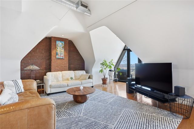 229 Grandview Ave 3, Mt Washington, PA 15211