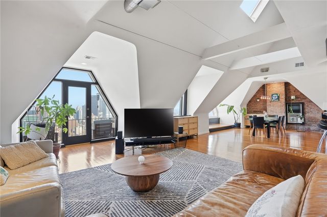 229 Grandview Ave 3, Mt Washington, PA 15211