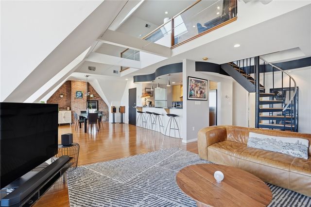 229 Grandview Ave 3, Mt Washington, PA 15211